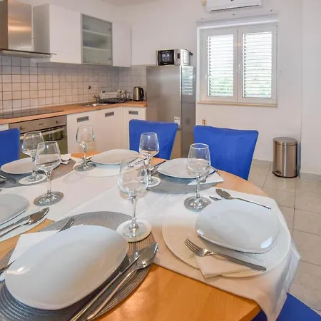 S And E Appartement Kali